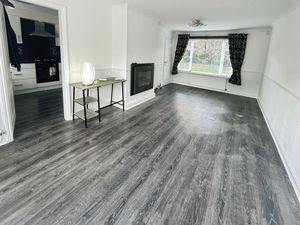 Lounge- click for photo gallery